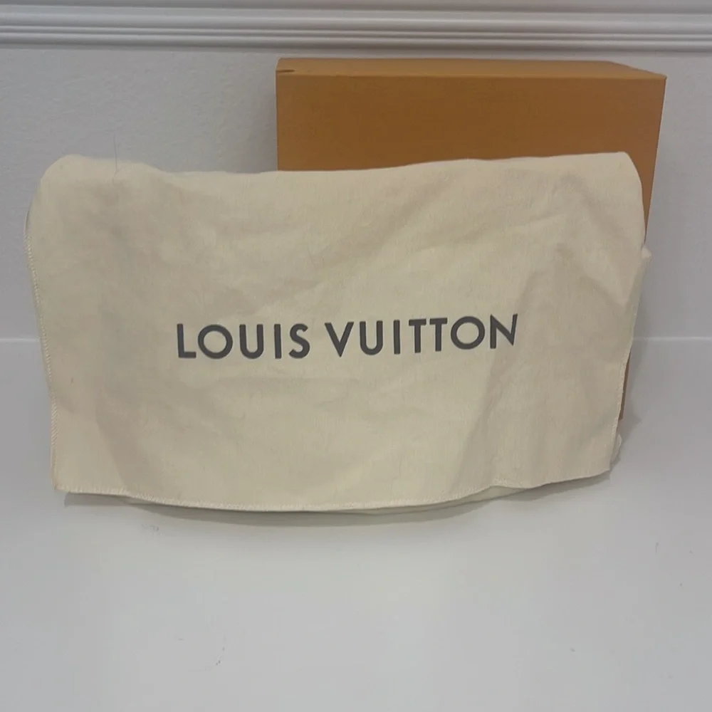 Louis Vuitton great authentic